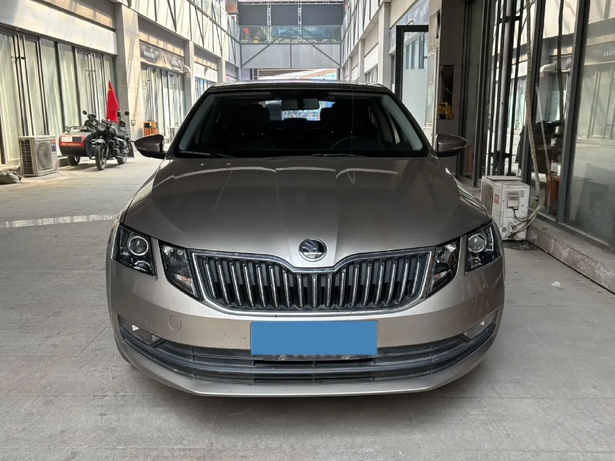 2022 Skoda Octavia 1.5L 113HP L4 6AT,autocango,china used car exporter,china ev exporter,chinese used car exporter,chinese used ev exporter