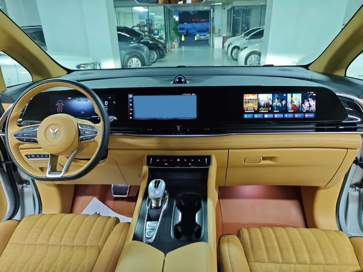 2022 Voyah Dream 1.5T 136HP L4 PHEV 25.57KWH,autocango,china used car exporter,china ev exporter,chinese used car exporter,chinese used ev exporter