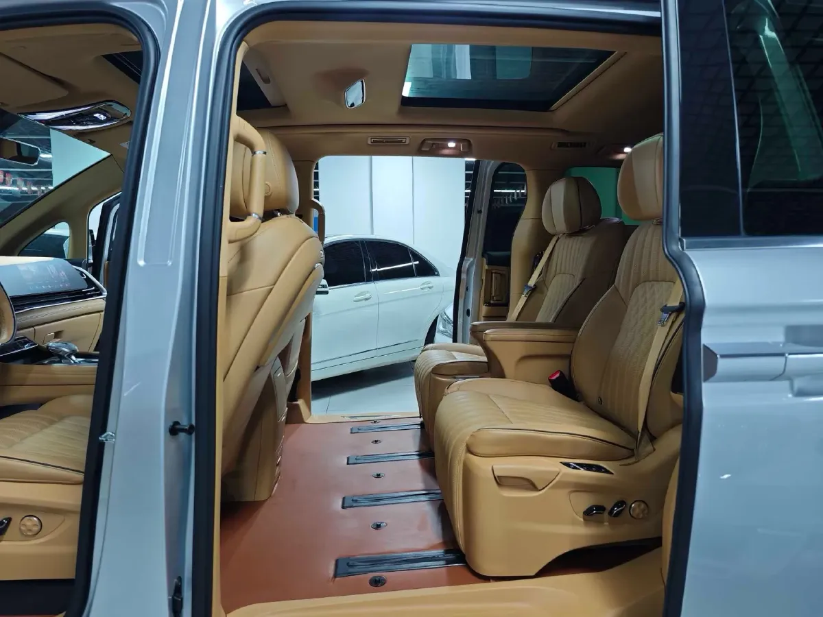 2022 Voyah Dream 1.5T 136HP L4 PHEV 25.57KWH,autocango,china used car exporter,china ev exporter,chinese used car exporter,chinese used ev exporter