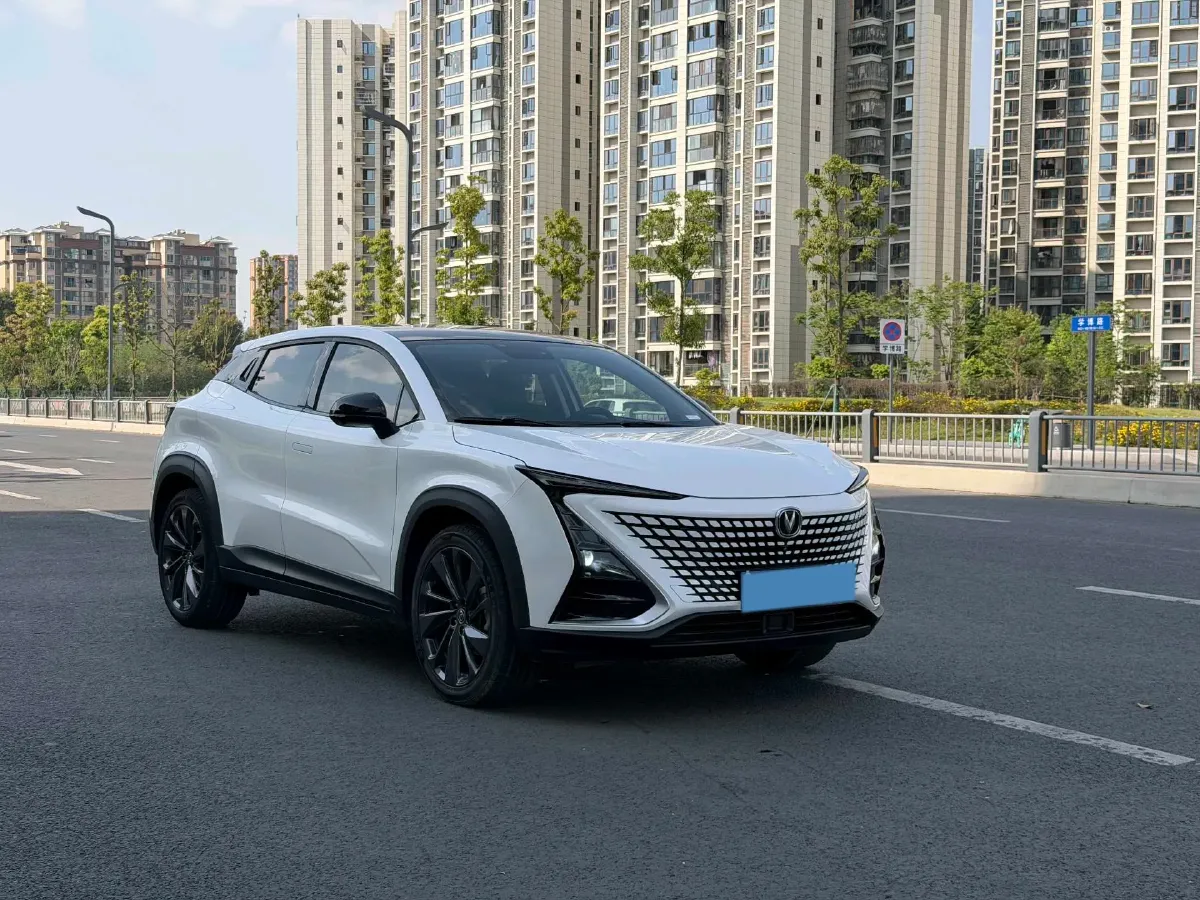 2021 ChangAn UNI-T 1.5T 180HP L4 7DCT,autocango,china used car exporter,china ev exporter,chinese used car exporter,chinese used ev exporter