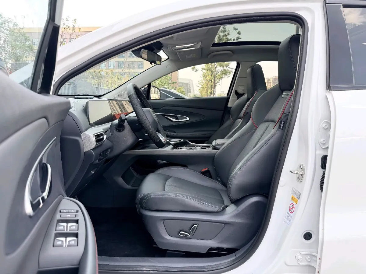 2021 ChangAn UNI-T 1.5T 180HP L4 7DCT,autocango,china used car exporter,china ev exporter,chinese used car exporter,chinese used ev exporter