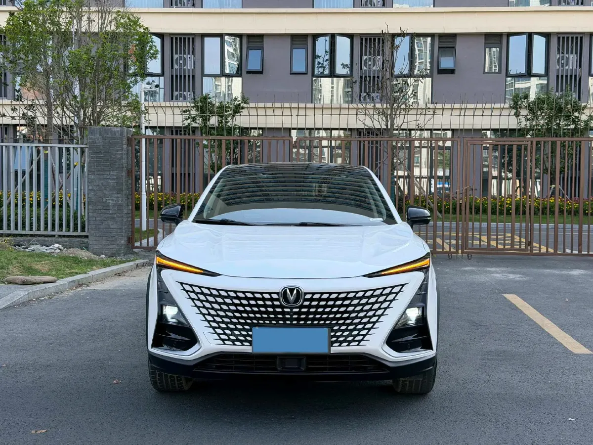 2021 ChangAn UNI-T 1.5T 180HP L4 7DCT,autocango,china used car exporter,china ev exporter,chinese used car exporter,chinese used ev exporter