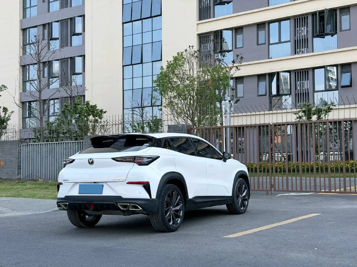 2021 ChangAn UNI-T 1.5T 180HP L4 7DCT,autocango,china used car exporter,china ev exporter,chinese used car exporter,chinese used ev exporter