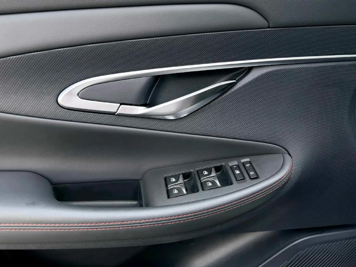 2021 ChangAn UNI-T 1.5T 180HP L4 7DCT,autocango,china used car exporter,china ev exporter,chinese used car exporter,chinese used ev exporter