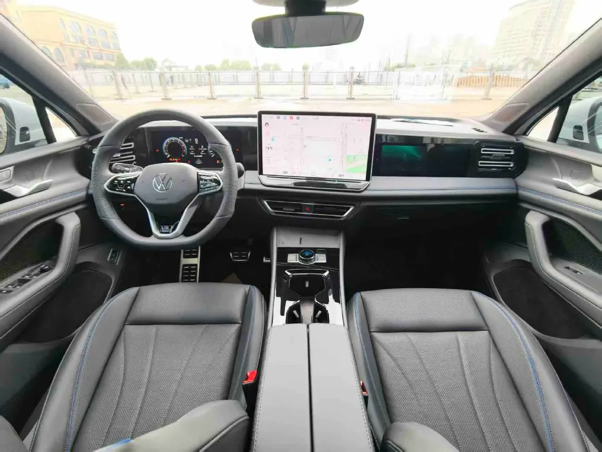 2024 Volkswagen Tiguan L 2.0T 186HP L4 7DCT,autocango,china used car exporter,china ev exporter,chinese used car exporter,chinese used ev exporter