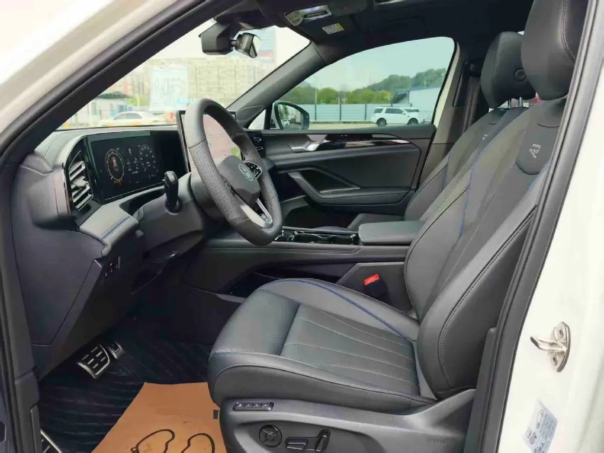 2024 Volkswagen Tiguan L 2.0T 186HP L4 7DCT,autocango,china used car exporter,china ev exporter,chinese used car exporter,chinese used ev exporter