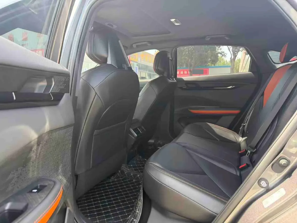 2023 ChangAn UNI-V iDD 1.5T 170HP L4 6TCT PHEV 18.4KWH,autocango,china used car exporter,china ev exporter,chinese used car exporter,chinese used ev exporter