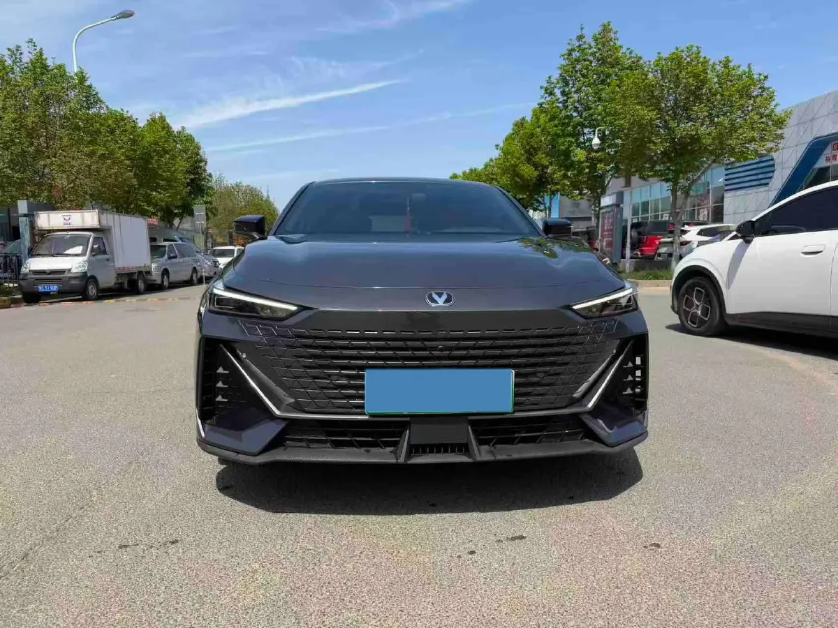 2023 ChangAn UNI-V iDD 1.5T 170HP L4 6TCT PHEV 18.4KWH,autocango,china used car exporter,china ev exporter,chinese used car exporter,chinese used ev exporter