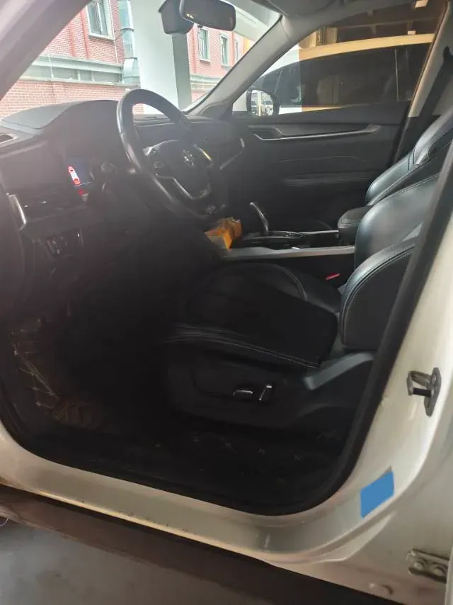 2018 Brilliance Auto V7 1.6T 204HP L4 7DCT,autocango,china used car exporter,china ev exporter,chinese used car exporter,chinese used ev exporter