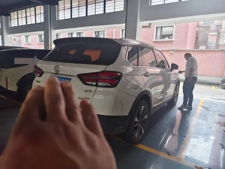 2018 Brilliance Auto V7 1.6T 204HP L4 7DCT,autocango,china used car exporter,china ev exporter,chinese used car exporter,chinese used ev exporter
