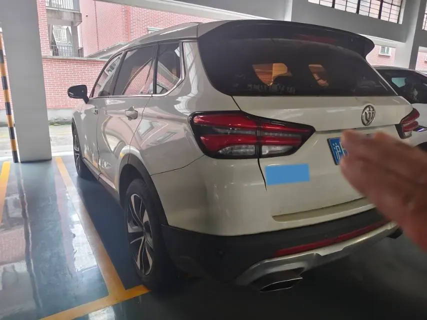 2018 Brilliance Auto V7 1.6T 204HP L4 7DCT,autocango,china used car exporter,china ev exporter,chinese used car exporter,chinese used ev exporter