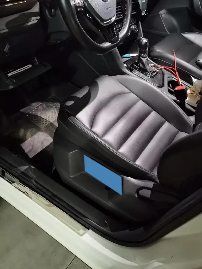 2019 MINI MINI 1.5T 102HP L3 7DCT,autocango,china used car exporter,china ev exporter,chinese used car exporter,chinese used ev exporter