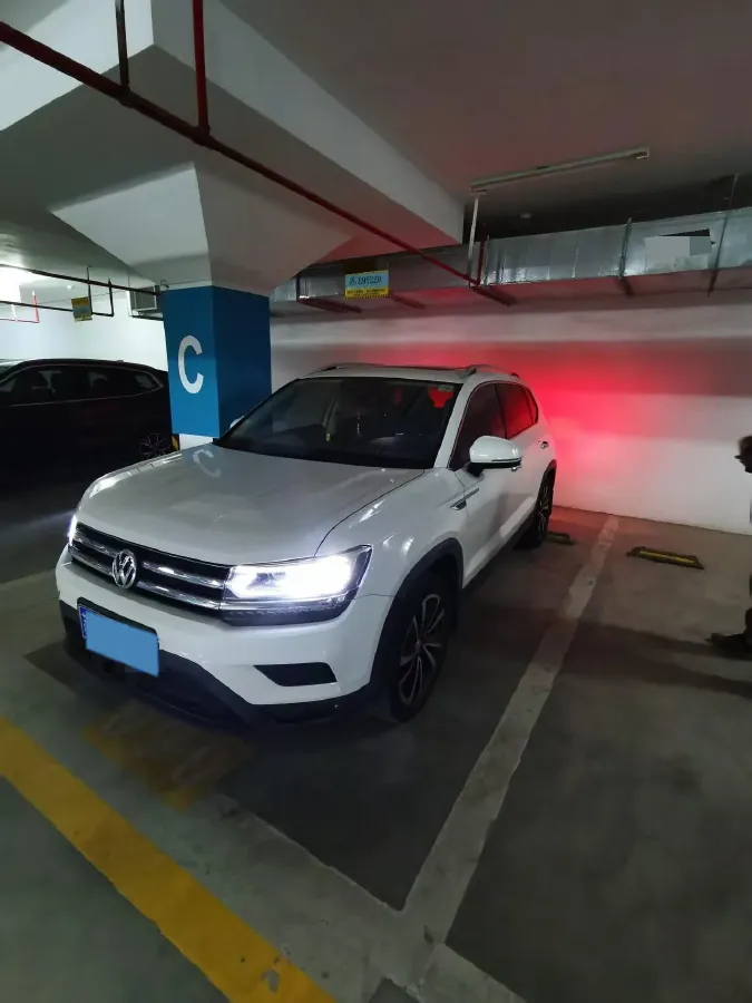 2019 MINI MINI 1.5T 102HP L3 7DCT,autocango,china used car exporter,china ev exporter,chinese used car exporter,chinese used ev exporter