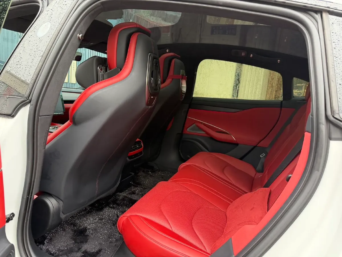 2024 MI SU7 BEV 101KWH,autocango,china used car exporter,china ev exporter,chinese used car exporter,chinese used ev exporter