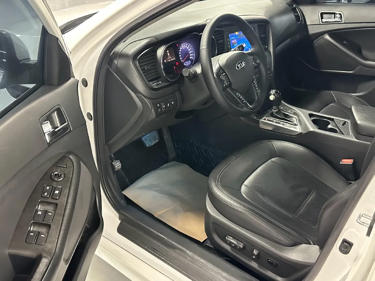 2012 Kia K5 2.0L 162HP L4 6AT,autocango,china used car exporter,china ev exporter,chinese used car exporter,chinese used ev exporter