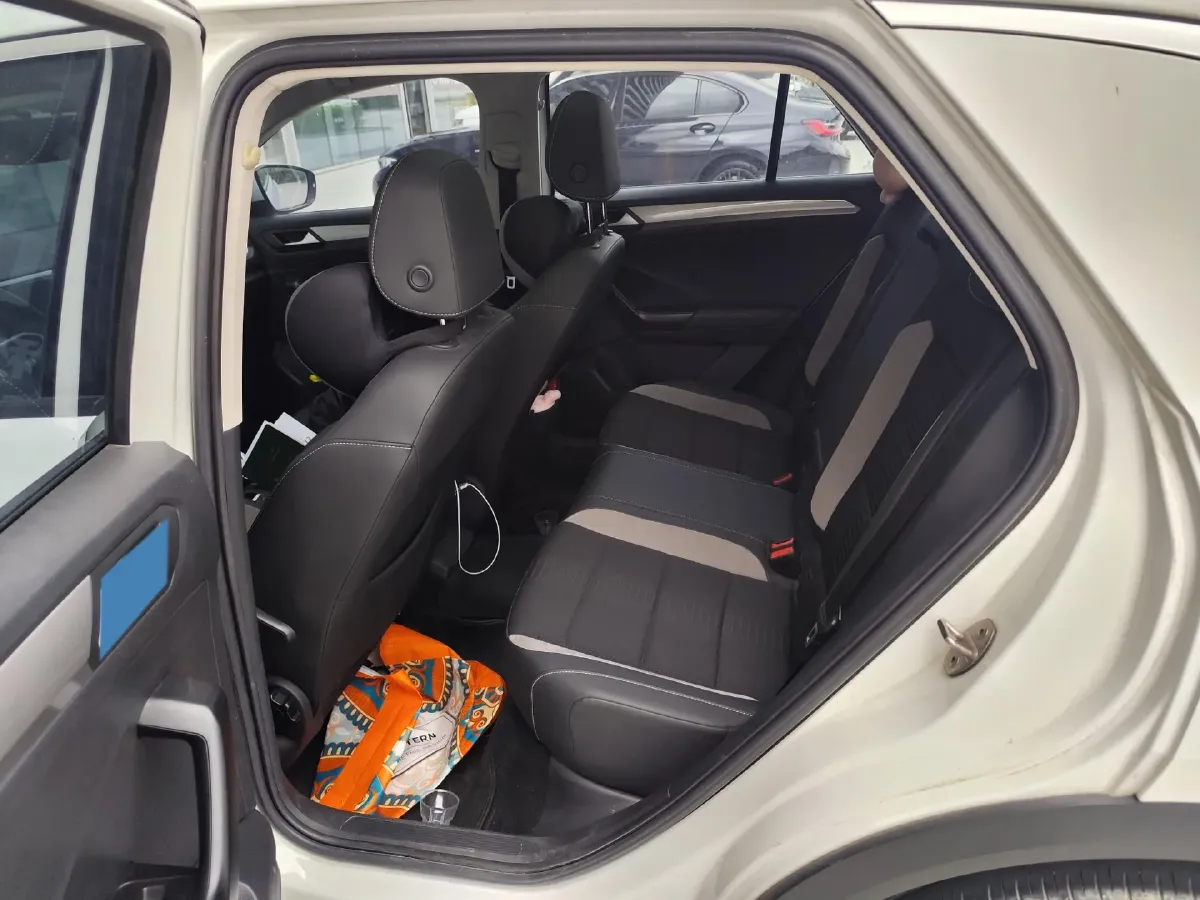 2022 Volkswagen T-Roc 1.4T 150HP L4 7DCT,autocango,china used car exporter,china ev exporter,chinese used car exporter,chinese used ev exporter