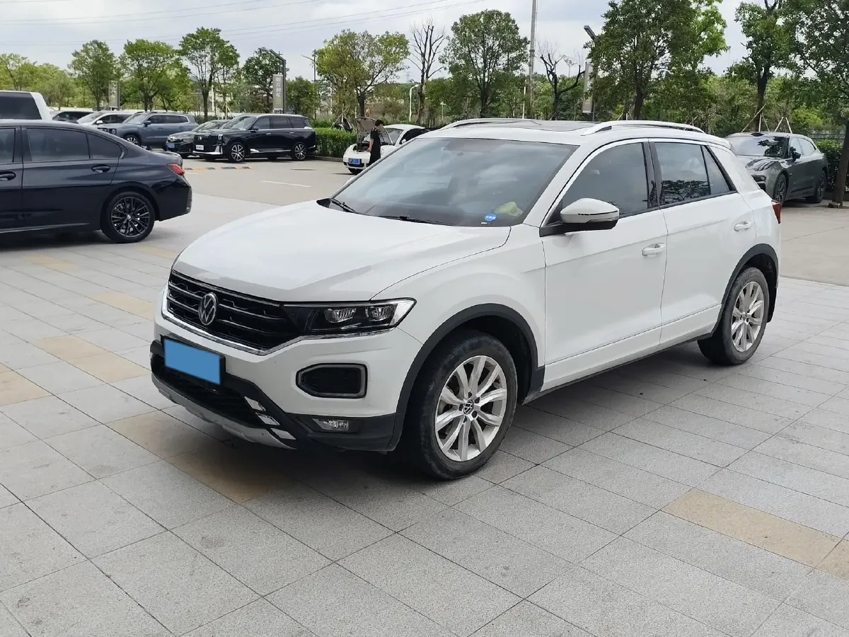 2022 Volkswagen T-Roc 1.4T 150HP L4 7DCT,autocango,china used car exporter,china ev exporter,chinese used car exporter,chinese used ev exporter