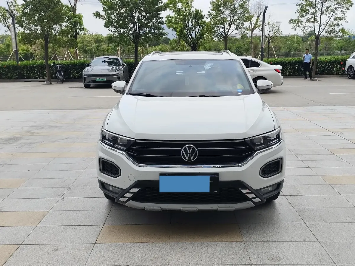 2022 Volkswagen T-Roc 1.4T 150HP L4 7DCT,autocango,china used car exporter,china ev exporter,chinese used car exporter,chinese used ev exporter