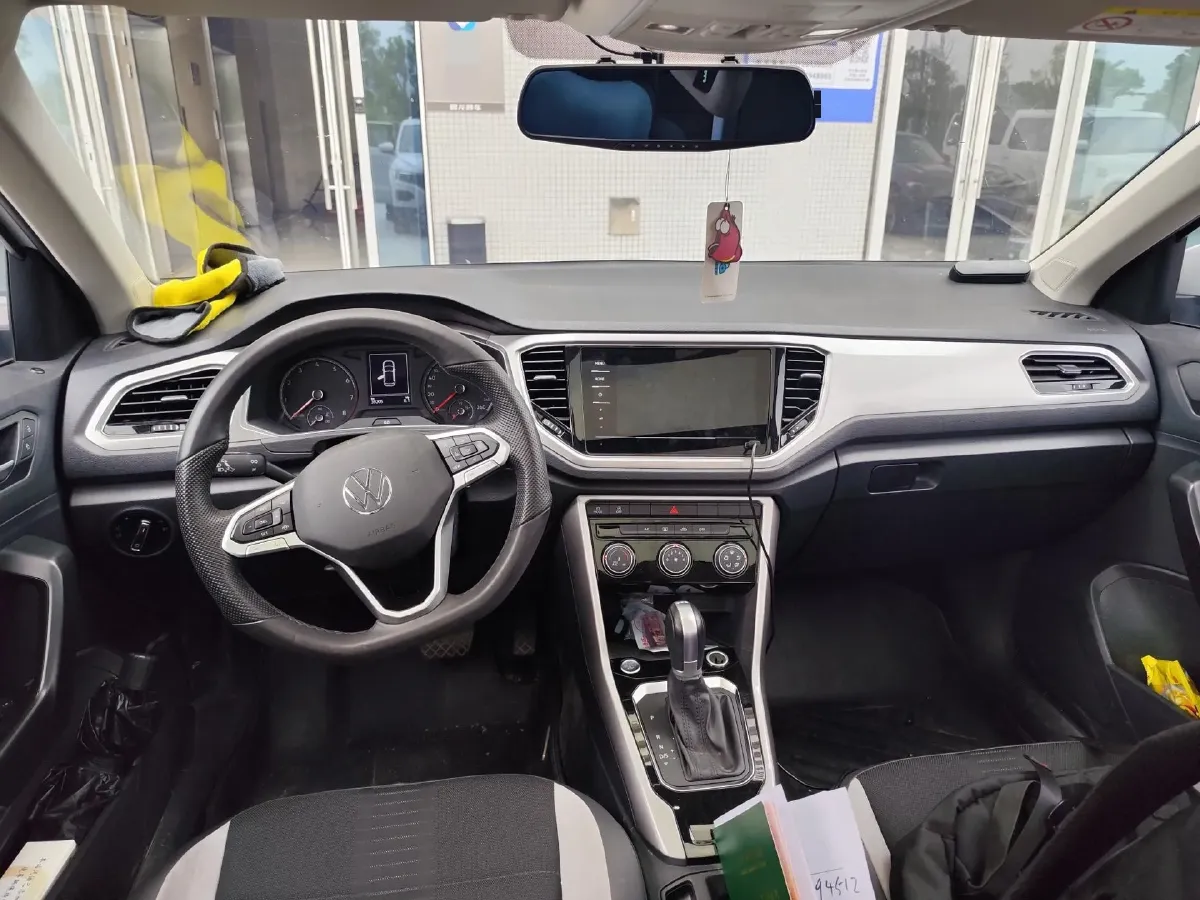 2022 Volkswagen T-Roc 1.4T 150HP L4 7DCT,autocango,china used car exporter,china ev exporter,chinese used car exporter,chinese used ev exporter