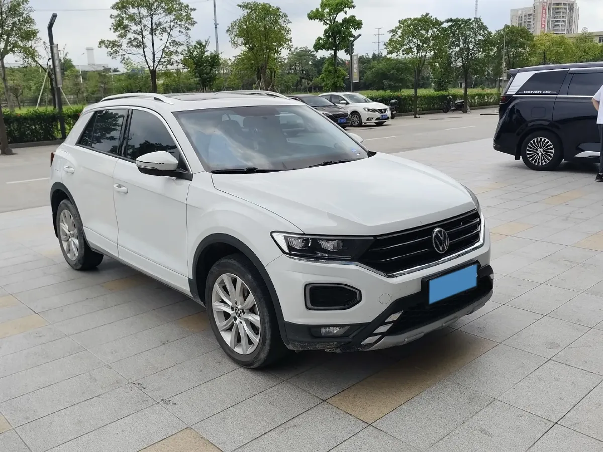 2022 Volkswagen T-Roc 1.4T 150HP L4 7DCT,autocango,china used car exporter,china ev exporter,chinese used car exporter,chinese used ev exporter