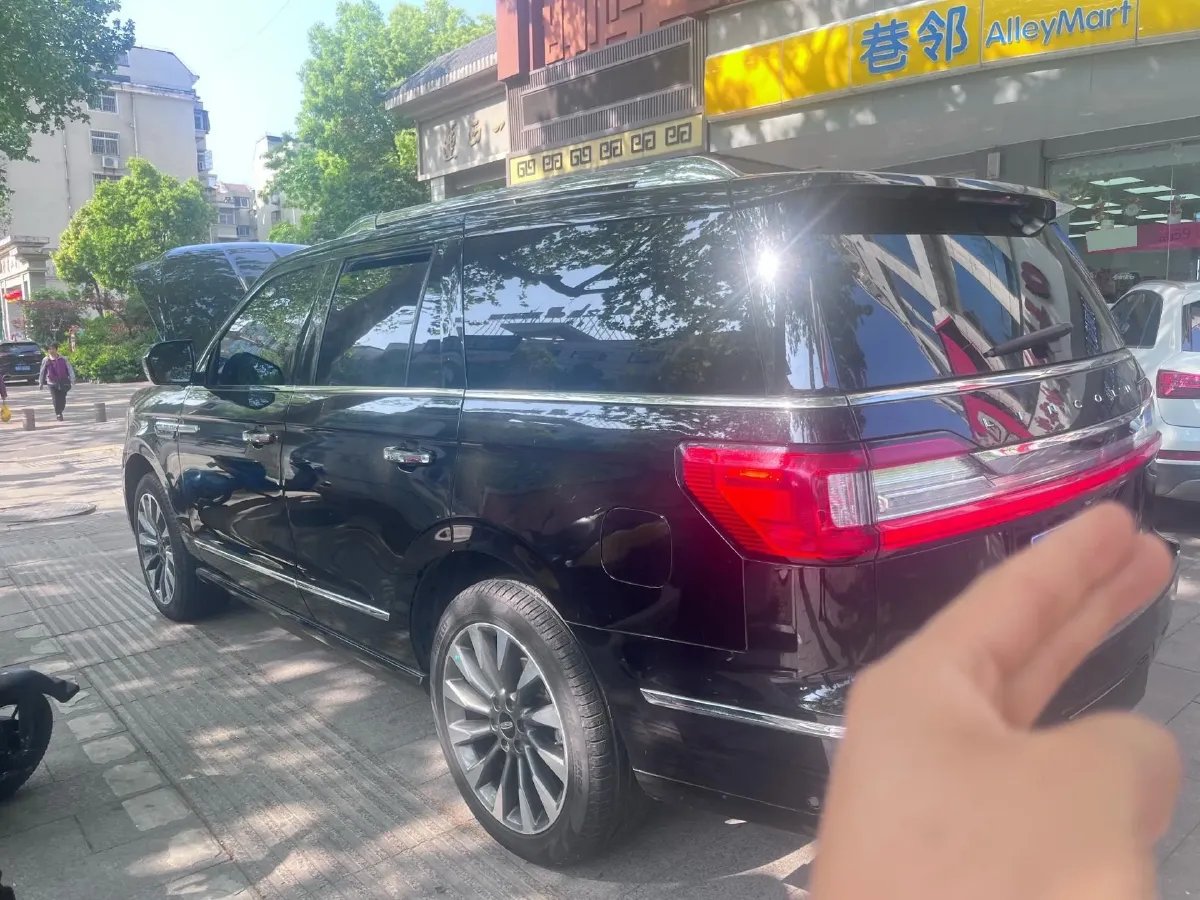 2019 Lincoln Navigator 3.5T 388HP V6 10AT,autocango,china used car exporter,china ev exporter,chinese used car exporter,chinese used ev exporter