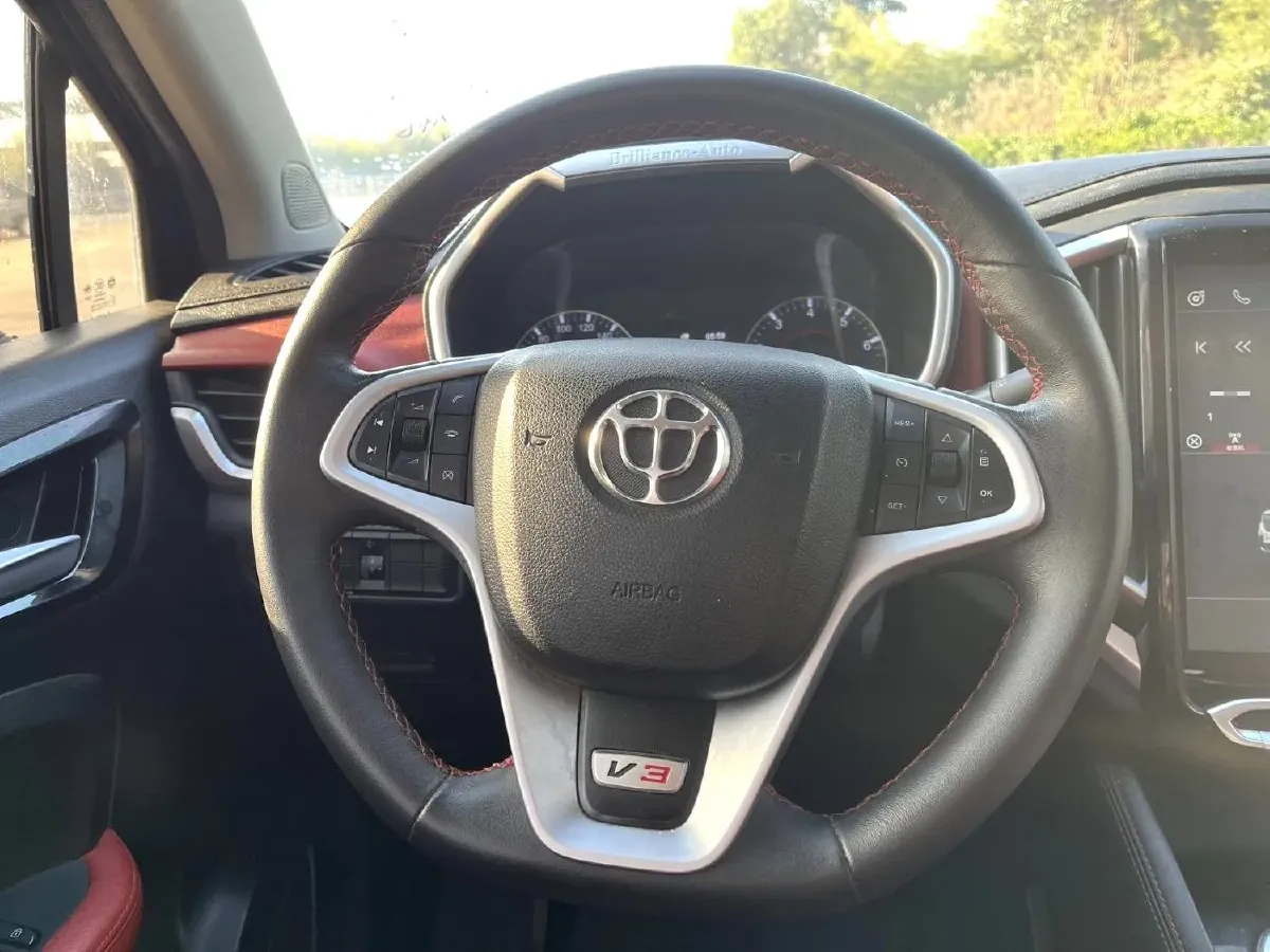 2017 Brilliance Auto V3 1.5L 112HP L4 5MT,autocango,china used car exporter,china ev exporter,chinese used car exporter,chinese used ev exporter