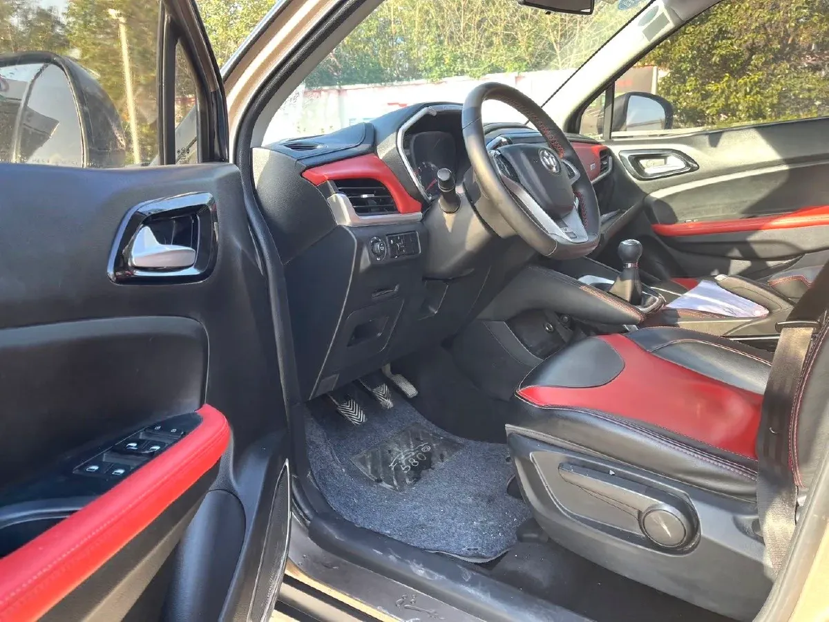 2017 Brilliance Auto V3 1.5L 112HP L4 5MT,autocango,china used car exporter,china ev exporter,chinese used car exporter,chinese used ev exporter