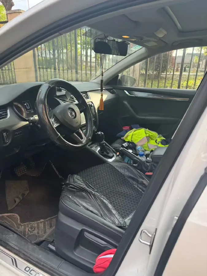 2018 Skoda Octavia 1.2T 116HP L4 7DCT,autocango,china used car exporter,china ev exporter,chinese used car exporter,chinese used ev exporter