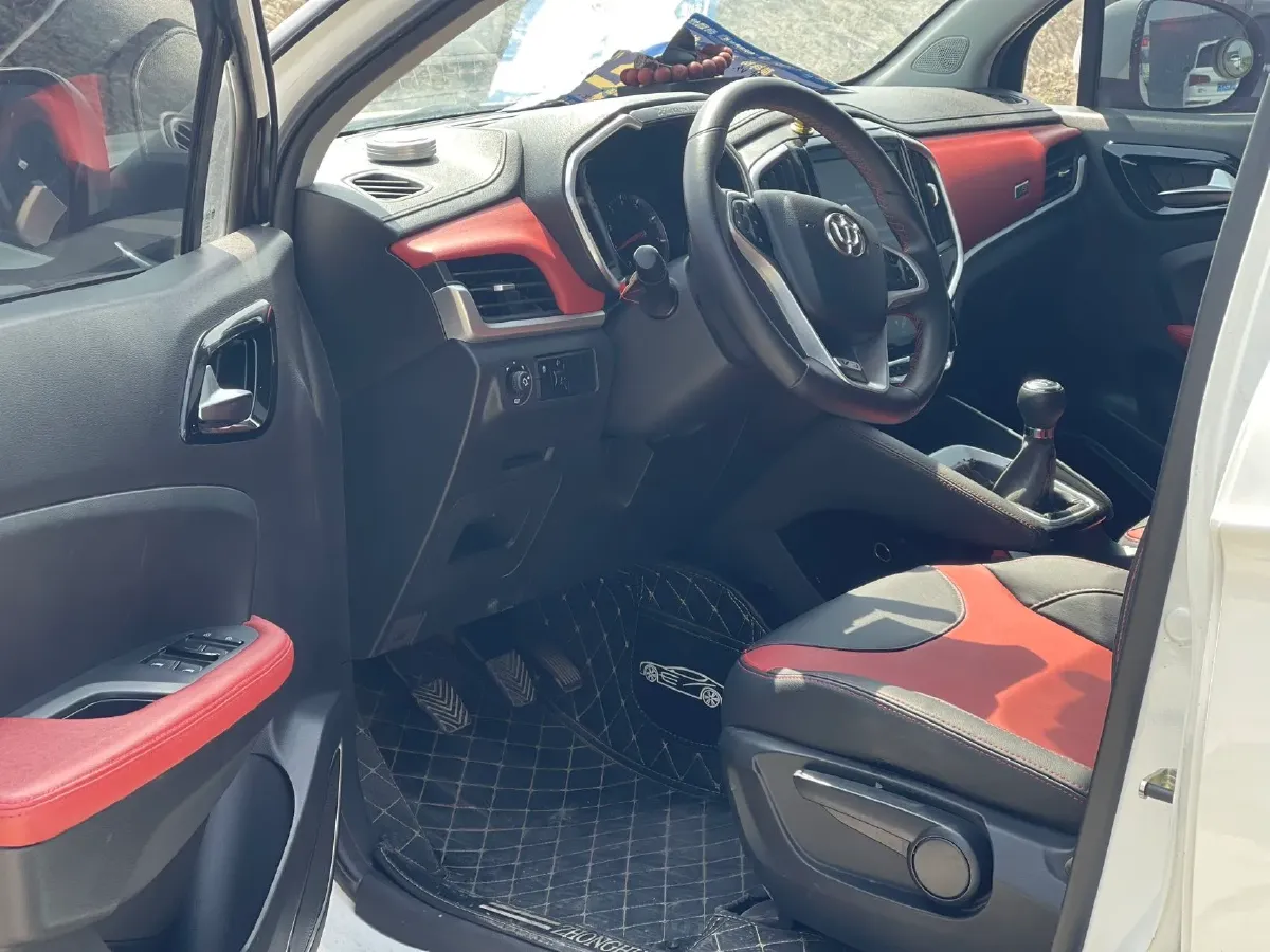 2017 Brilliance Auto V3 1.5L 112HP L4 5MT,autocango,china used car exporter,china ev exporter,chinese used car exporter,chinese used ev exporter