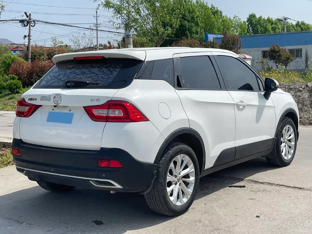 2017 Brilliance Auto V3 1.5L 112HP L4 5MT,autocango,china used car exporter,china ev exporter,chinese used car exporter,chinese used ev exporter