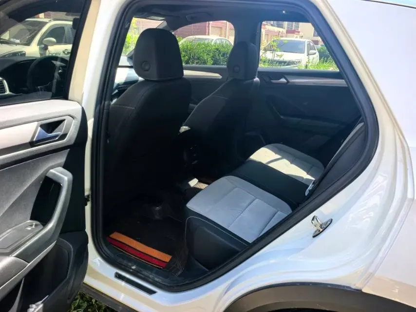 2021 Volkswagen T-Roc 1.4T 150HP L4 7DCT,autocango,china used car exporter,china ev exporter,chinese used car exporter,chinese used ev exporter