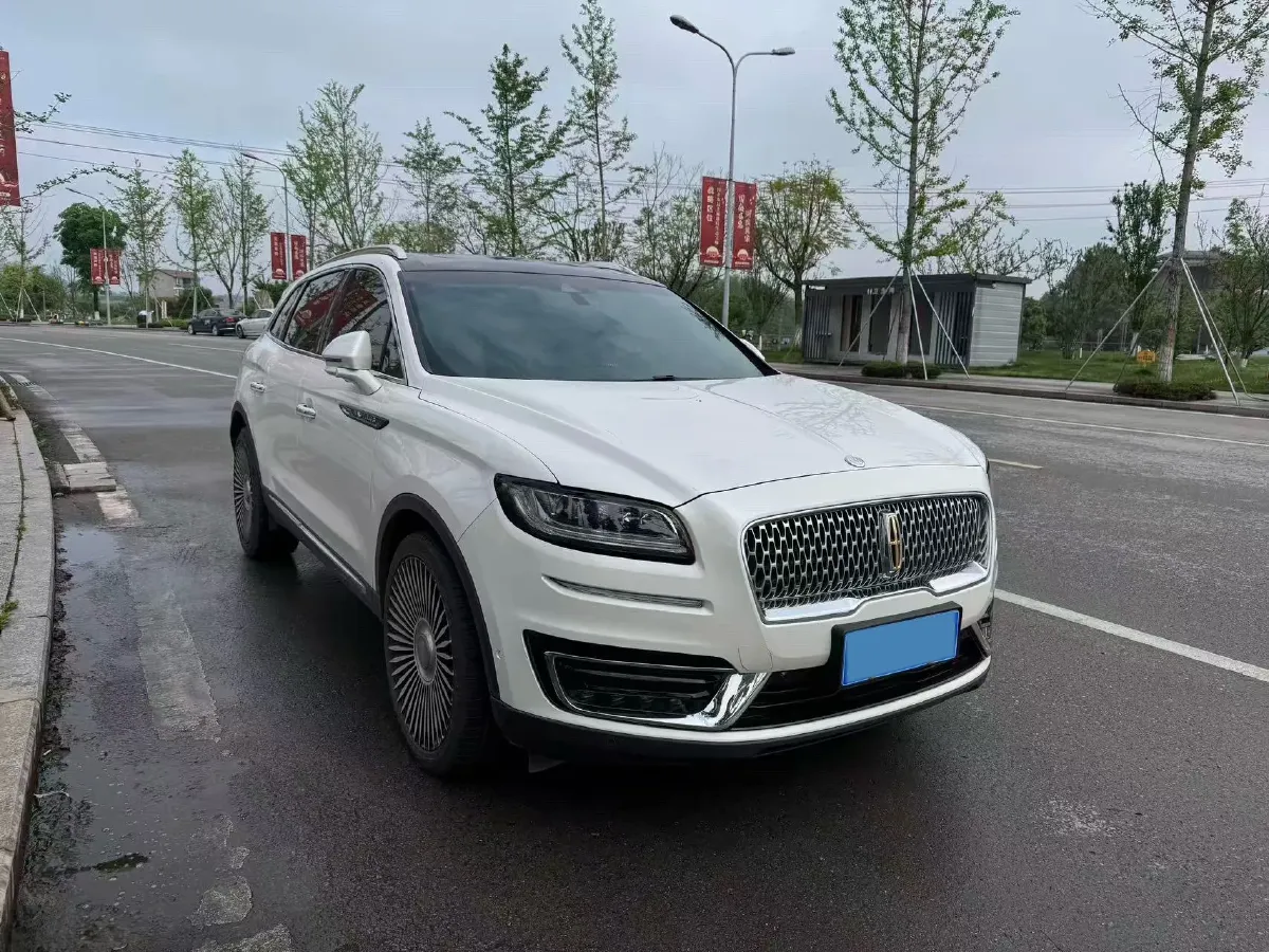 2019 Lincoln Nautilus 2.7T 329HP V6 8AT,autocango,china used car exporter,china ev exporter,chinese used car exporter,chinese used ev exporter
