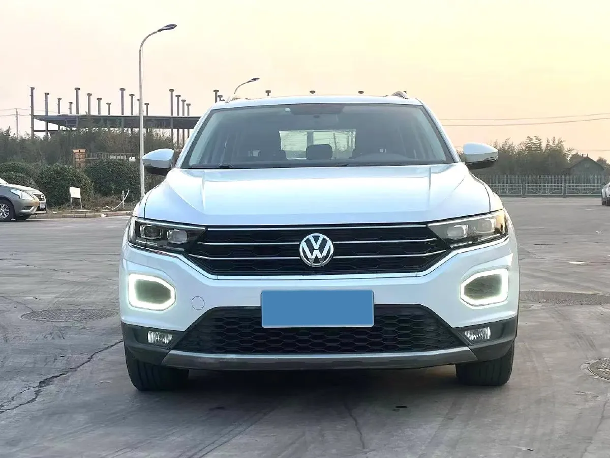 2020 Volkswagen T-Roc 1.4T 150HP L4 7DCT,autocango,china used car exporter,china ev exporter,chinese used car exporter,chinese used ev exporter