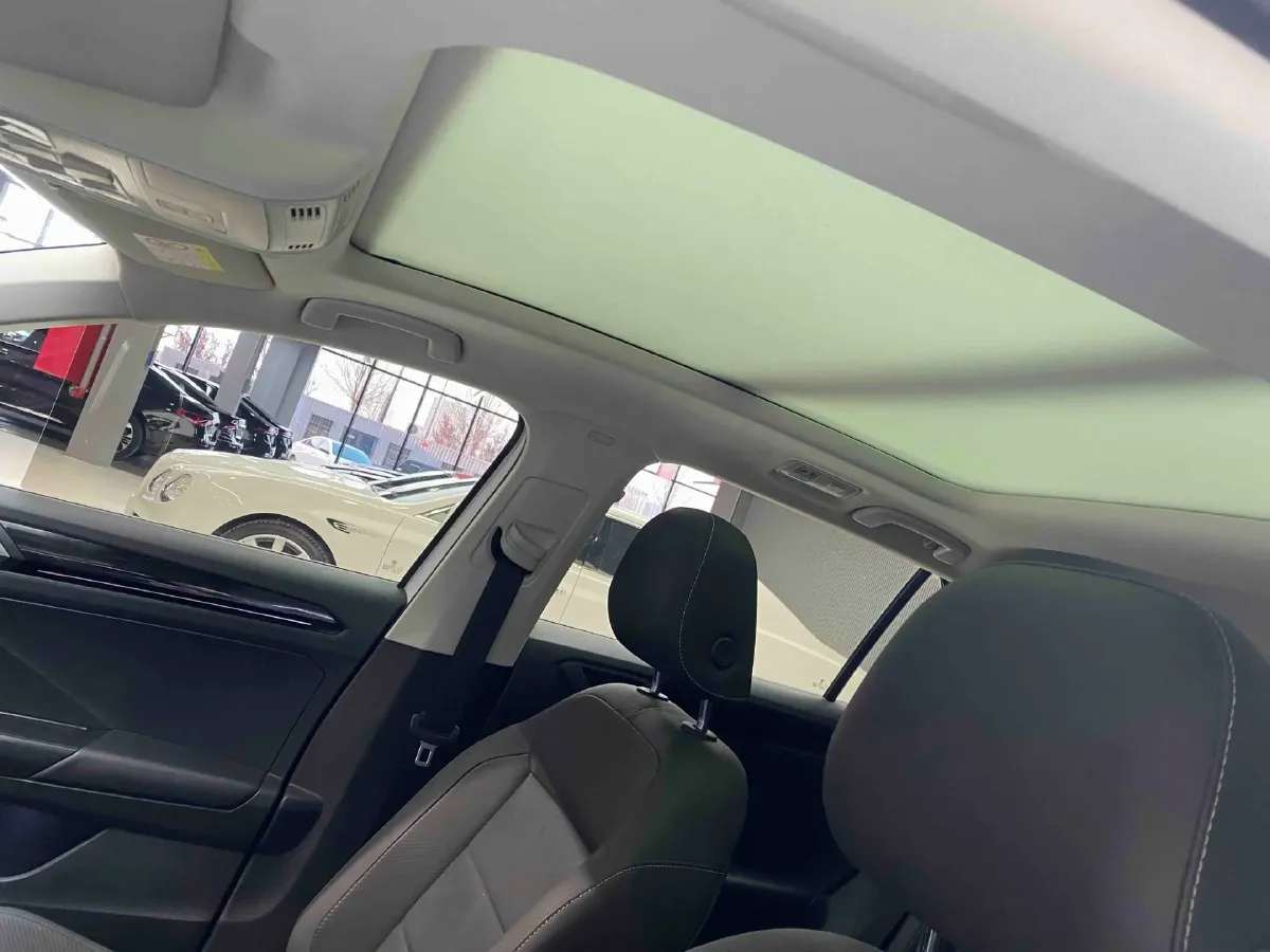 2021 Volkswagen T-Roc 1.4T 150HP L4 7DCT,autocango,china used car exporter,china ev exporter,chinese used car exporter,chinese used ev exporter