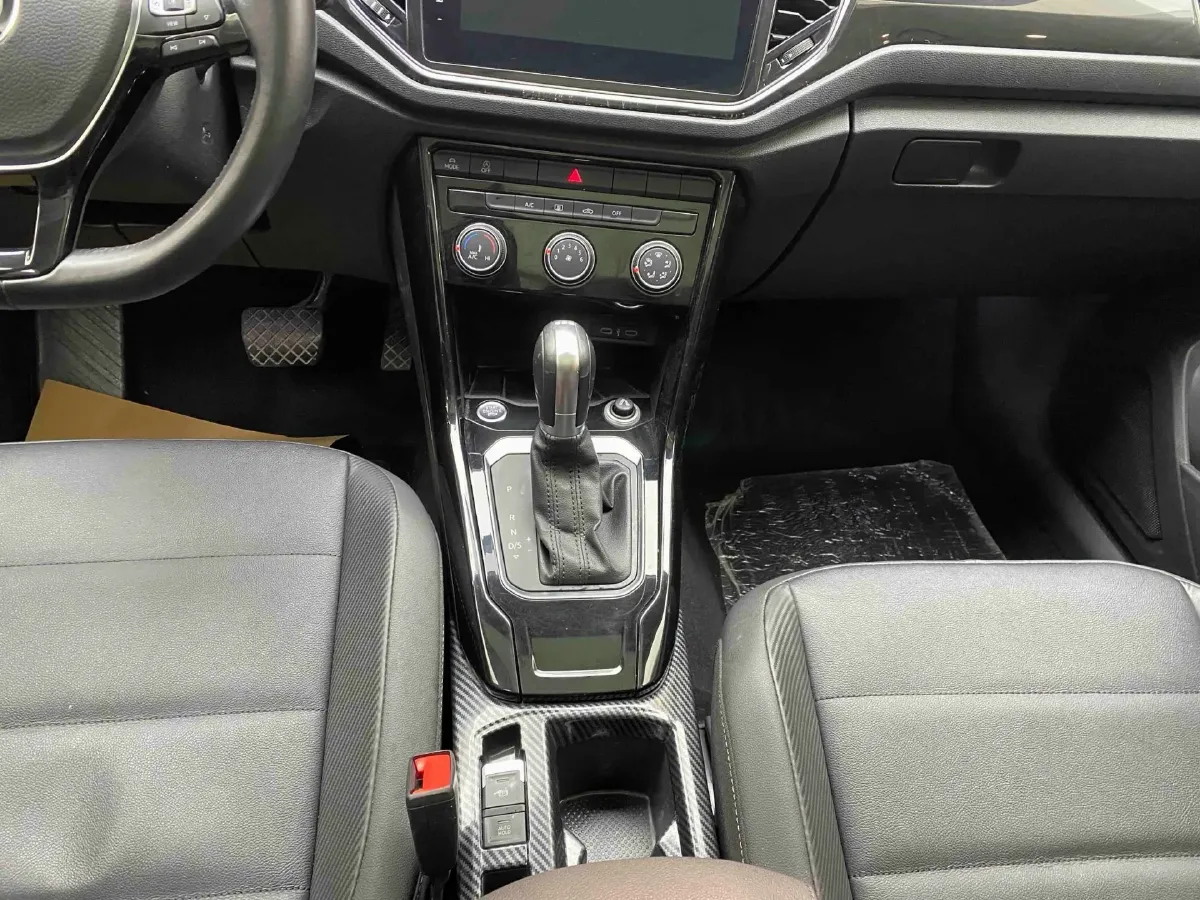 2021 Volkswagen T-Roc 1.4T 150HP L4 7DCT,autocango,china used car exporter,china ev exporter,chinese used car exporter,chinese used ev exporter