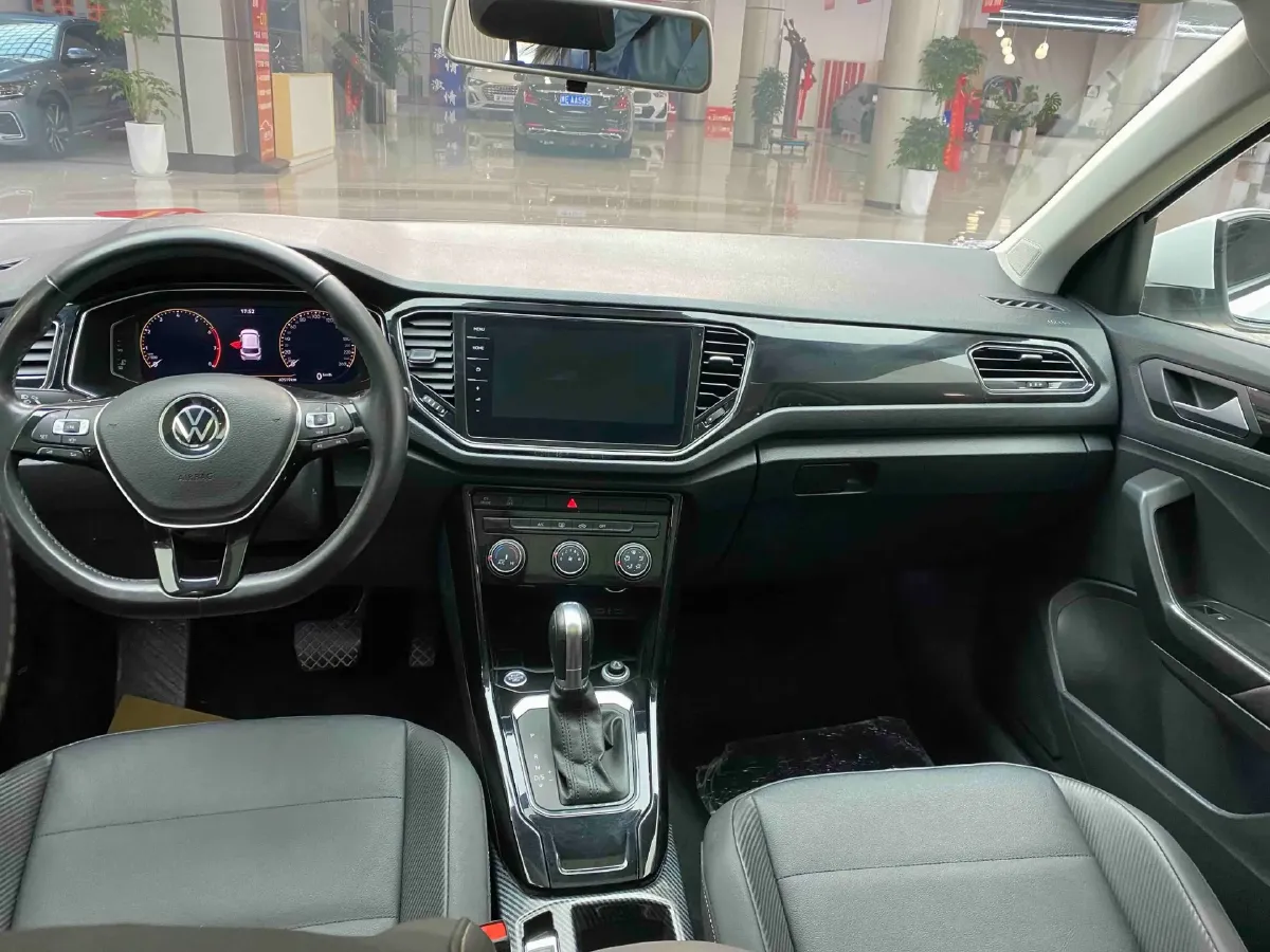 2021 Volkswagen T-Roc 1.4T 150HP L4 7DCT,autocango,china used car exporter,china ev exporter,chinese used car exporter,chinese used ev exporter