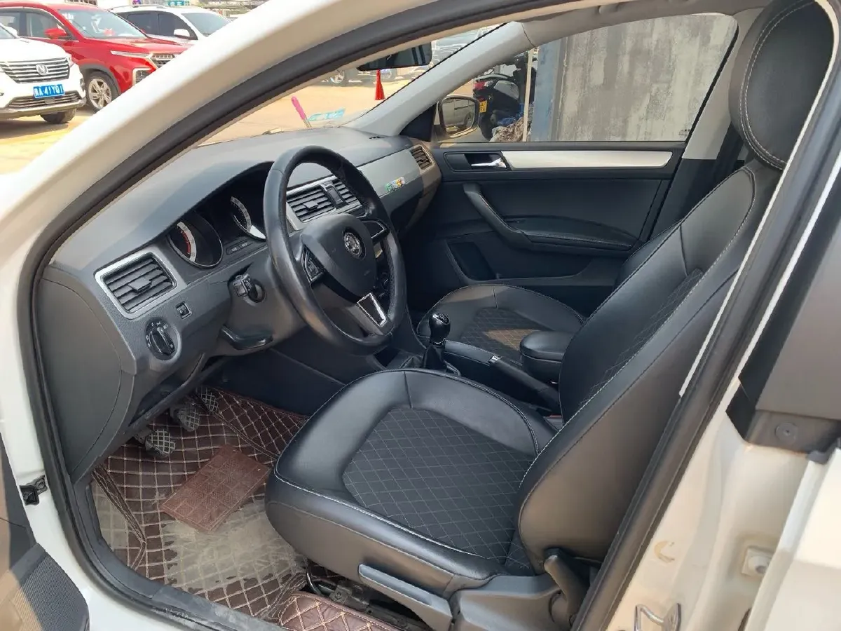 2018 Skoda Rapid Spaceback 1.6L 110HP L4 6AT,autocango,china used car exporter,china ev exporter,chinese used car exporter,chinese used ev exporter