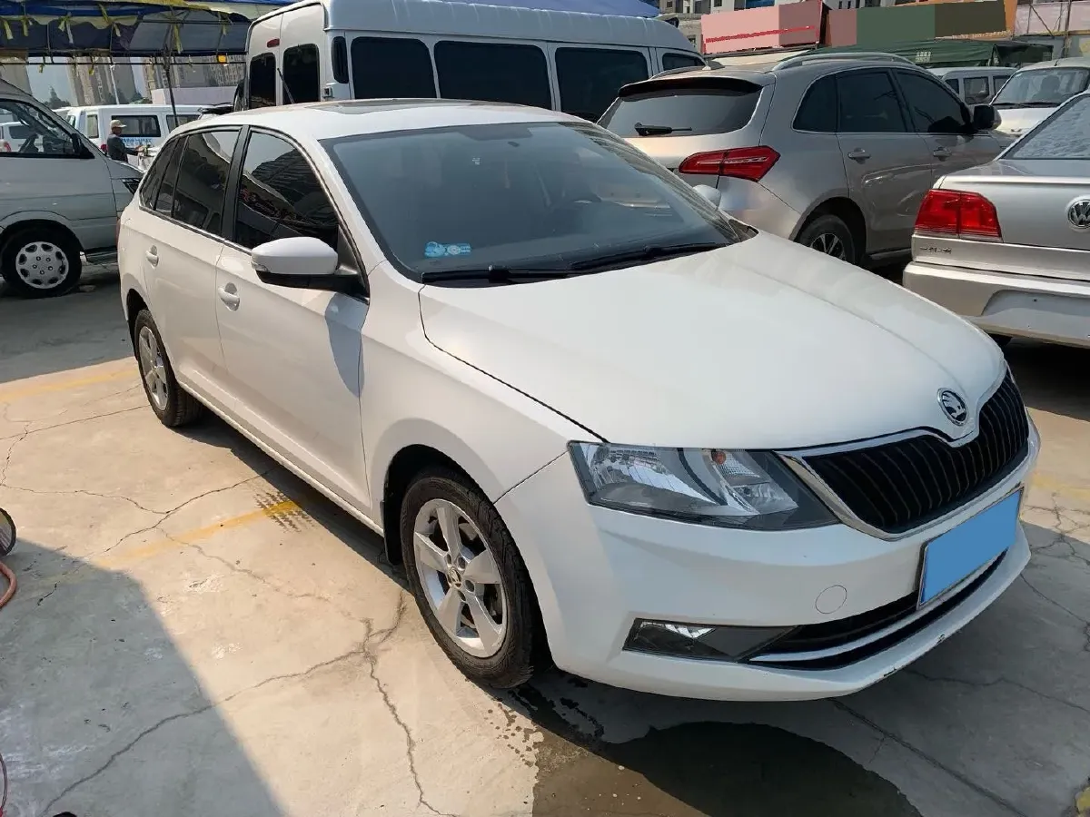 2018 Skoda Rapid Spaceback 1.6L 110HP L4 6AT,autocango,china used car exporter,china ev exporter,chinese used car exporter,chinese used ev exporter