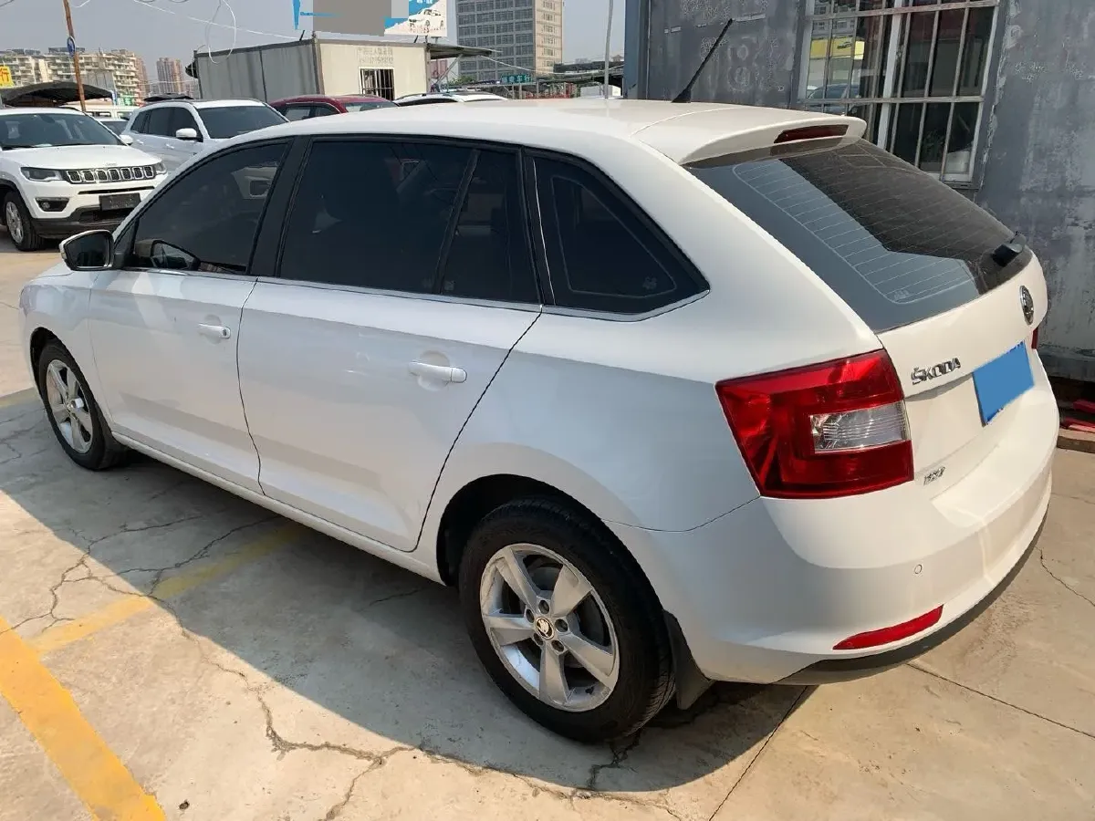 2018 Skoda Rapid Spaceback 1.6L 110HP L4 6AT,autocango,china used car exporter,china ev exporter,chinese used car exporter,chinese used ev exporter