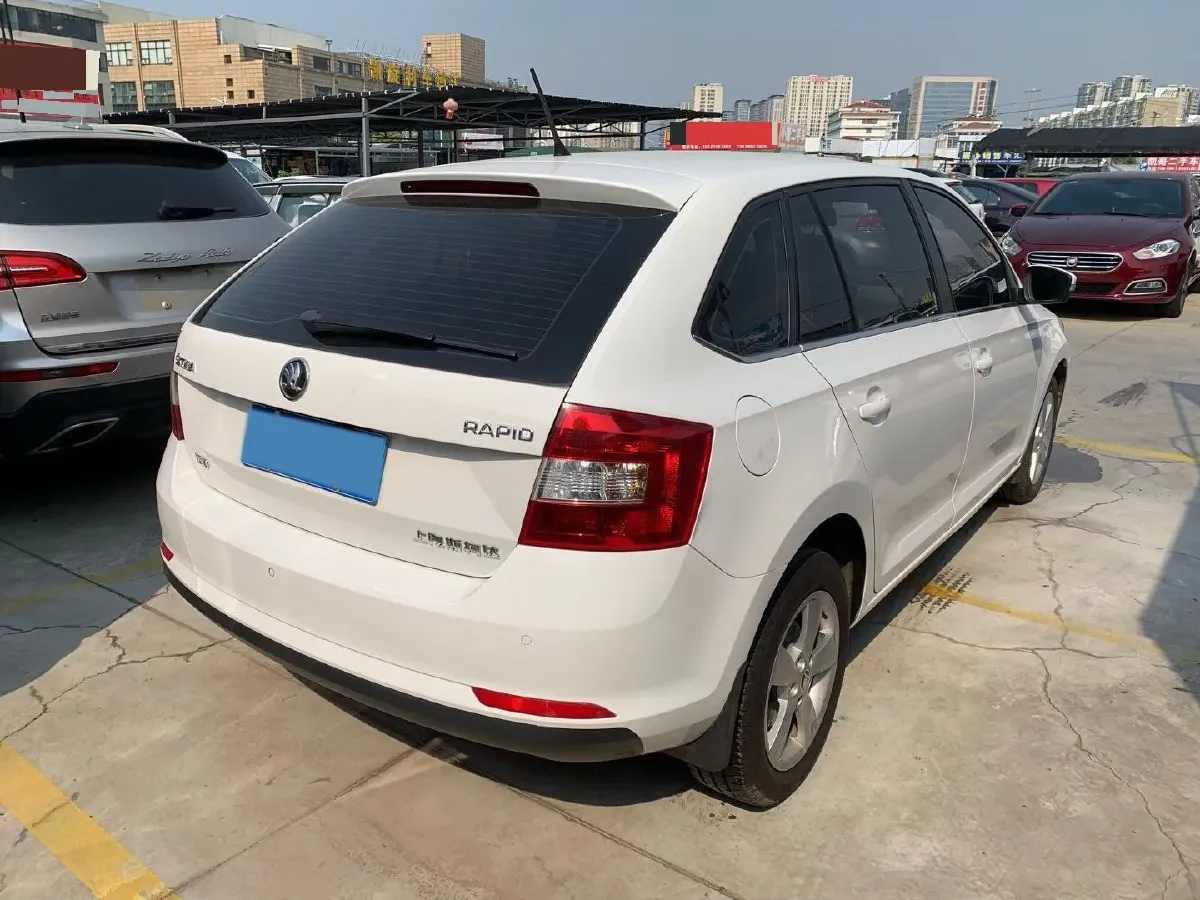 2018 Skoda Rapid Spaceback 1.6L 110HP L4 6AT,autocango,china used car exporter,china ev exporter,chinese used car exporter,chinese used ev exporter