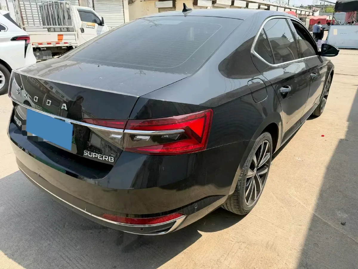 2023 Skoda Superb 1.4T 150HP L4 7DCT,autocango,china used car exporter,china ev exporter,chinese used car exporter,chinese used ev exporter
