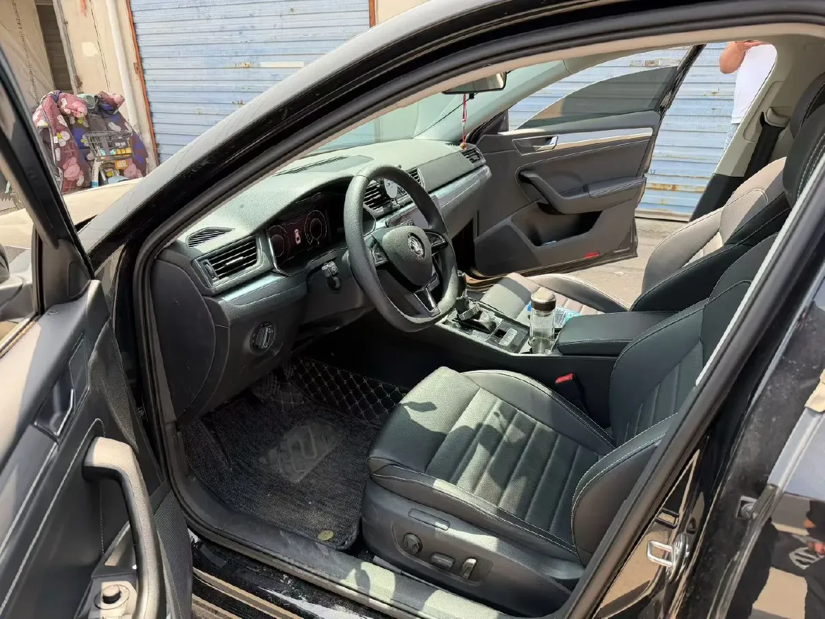 2023 Skoda Superb 1.4T 150HP L4 7DCT,autocango,china used car exporter,china ev exporter,chinese used car exporter,chinese used ev exporter
