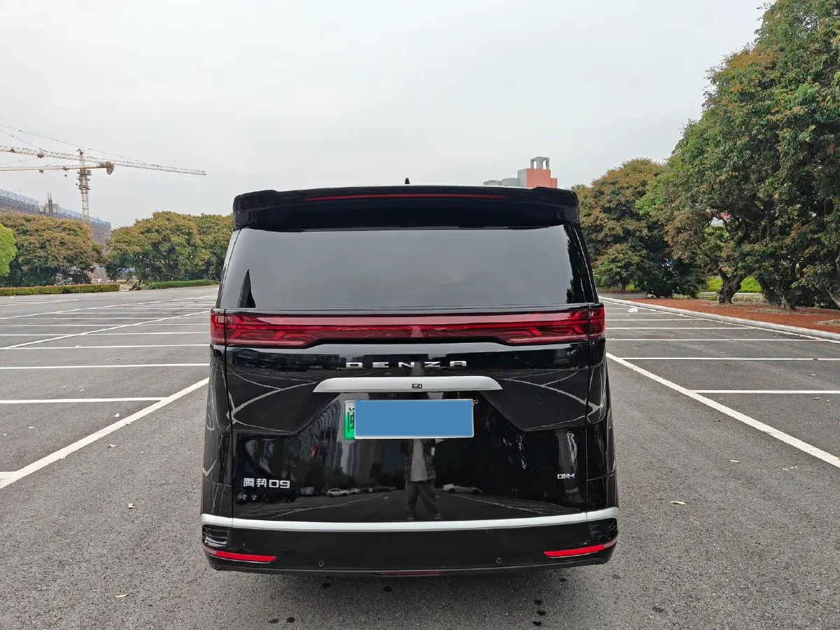 2023 Denza D9 1.5T 139HP L4 E-CVT PHEV 20.39KWH,autocango,china used car exporter,china ev exporter,chinese used car exporter,chinese used ev exporter