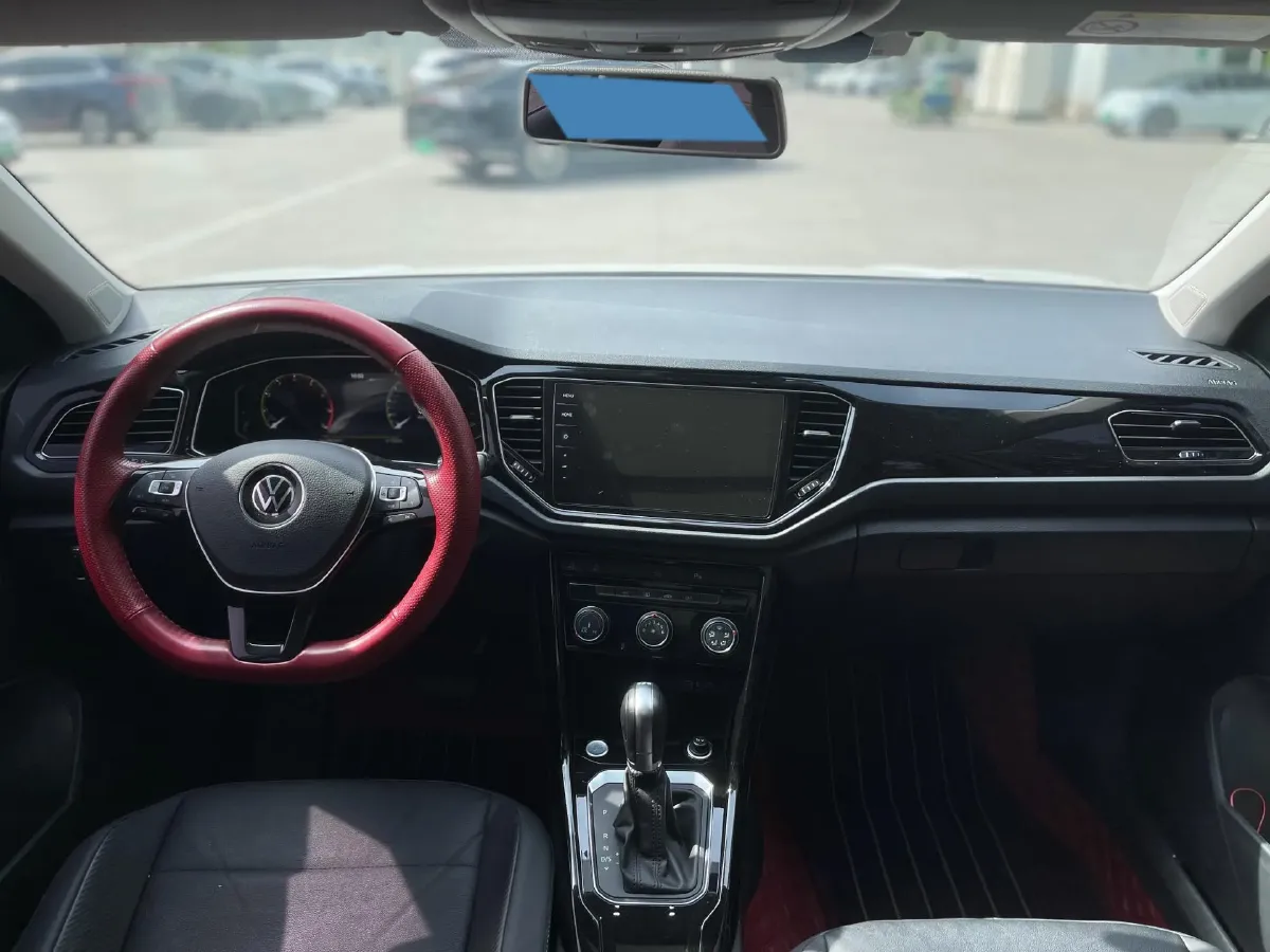 2022 Volkswagen T-Roc 1.4T 150HP L4 7DCT,autocango,china used car exporter,china ev exporter,chinese used car exporter,chinese used ev exporter