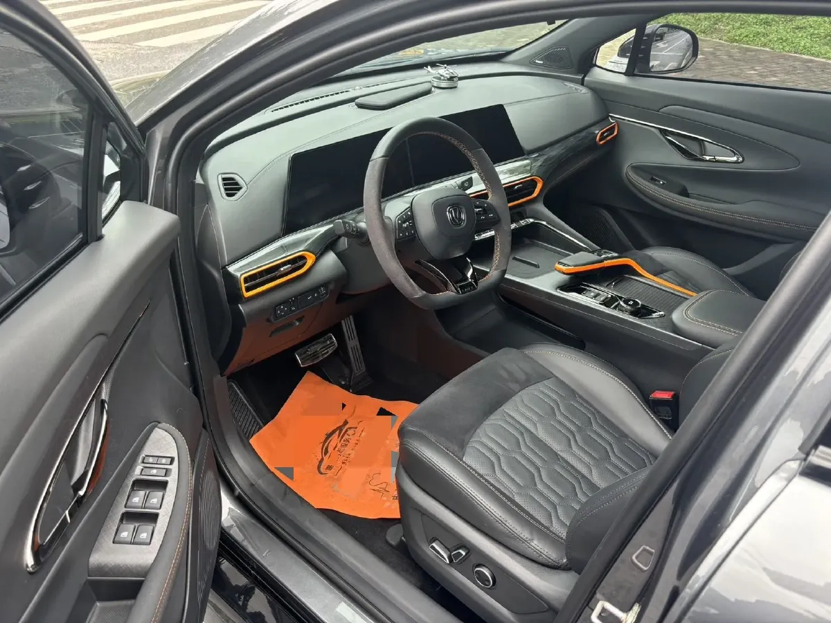 2021 ChangAn UNI-T 1.5T 180HP L4 7DCT,autocango,china used car exporter,china ev exporter,chinese used car exporter,chinese used ev exporter