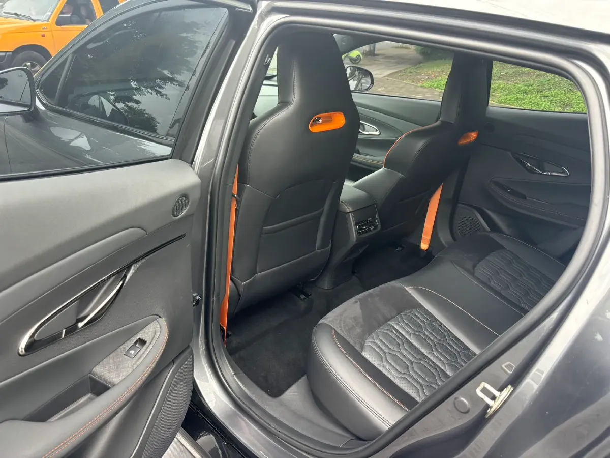 2021 ChangAn UNI-T 1.5T 180HP L4 7DCT,autocango,china used car exporter,china ev exporter,chinese used car exporter,chinese used ev exporter