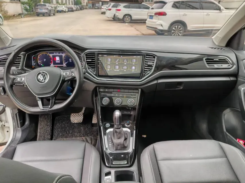 2020 Volkswagen T-Roc 1.4T 150HP L4 7DCT,autocango,china used car exporter,china ev exporter,chinese used car exporter,chinese used ev exporter