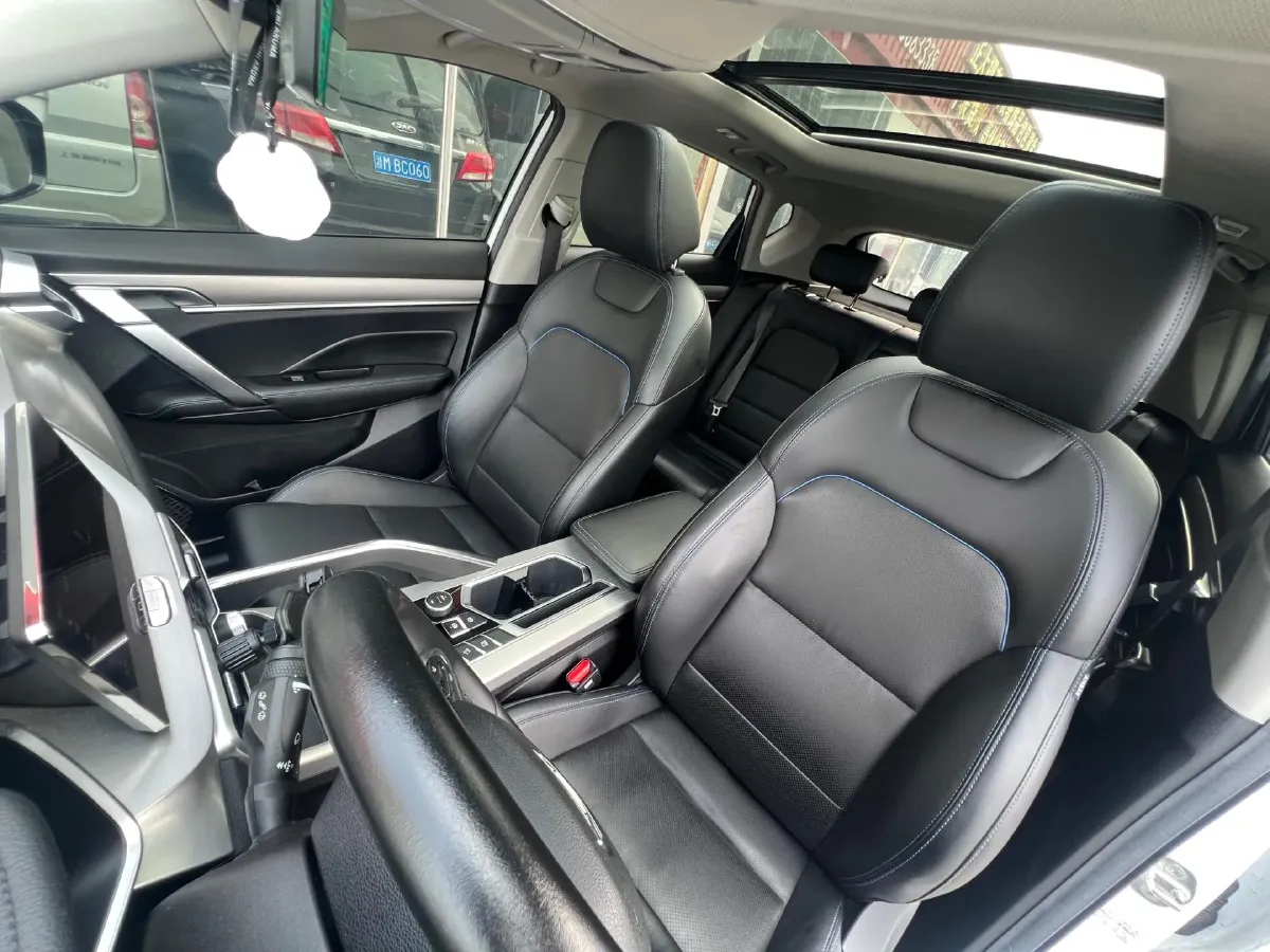 2020 Geely Emgrand GT 1.5T 180HP L3 7DCT,autocango,china used car exporter,china ev exporter,chinese used car exporter,chinese used ev exporter