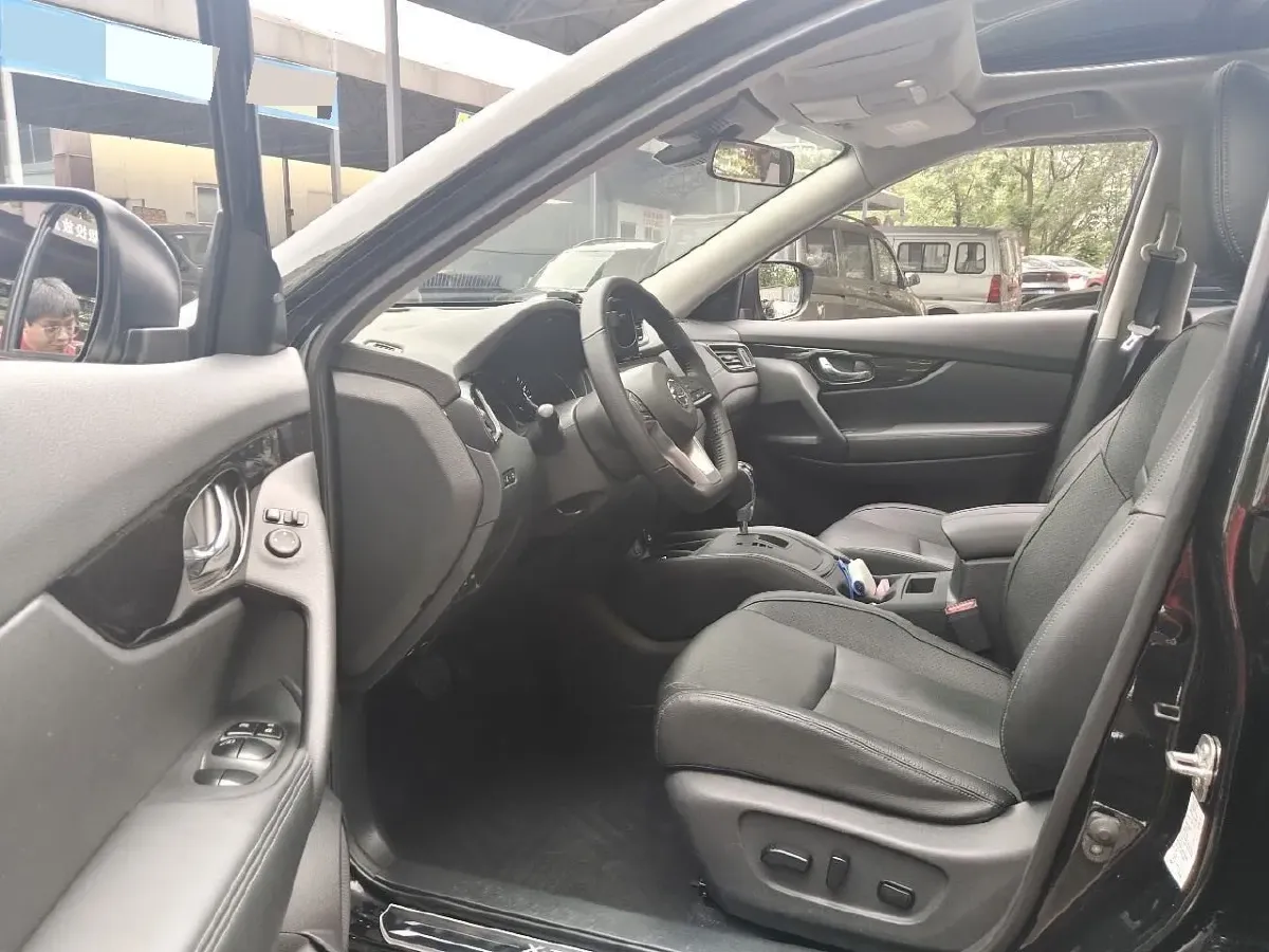 2022 Nissan X-Trail 2.0L 151HP L4 CVT,autocango,china used car exporter,china ev exporter,chinese used car exporter,chinese used ev exporter