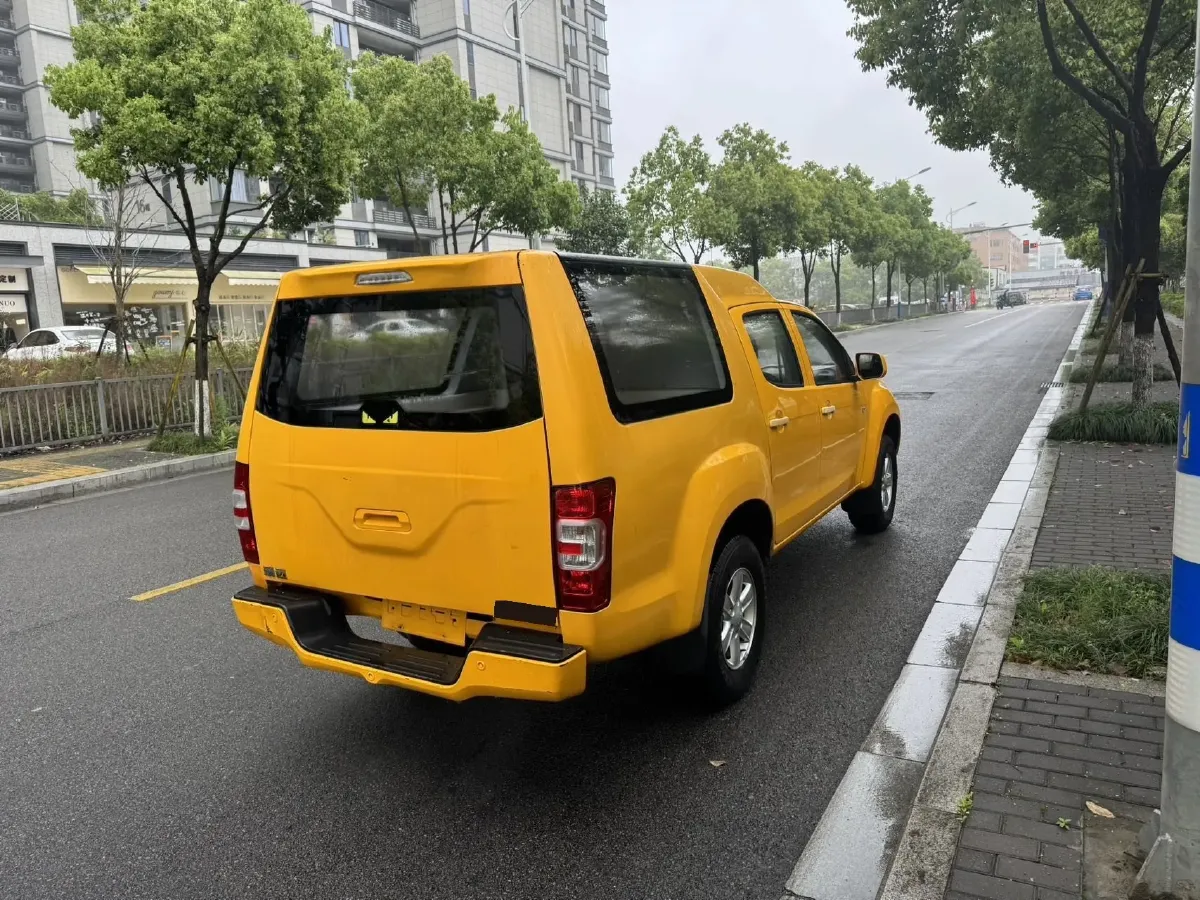 2019 Isuzu Jim 2.0T 204HP L4 5MT,autocango,china used car exporter,china ev exporter,chinese used car exporter,chinese used ev exporter